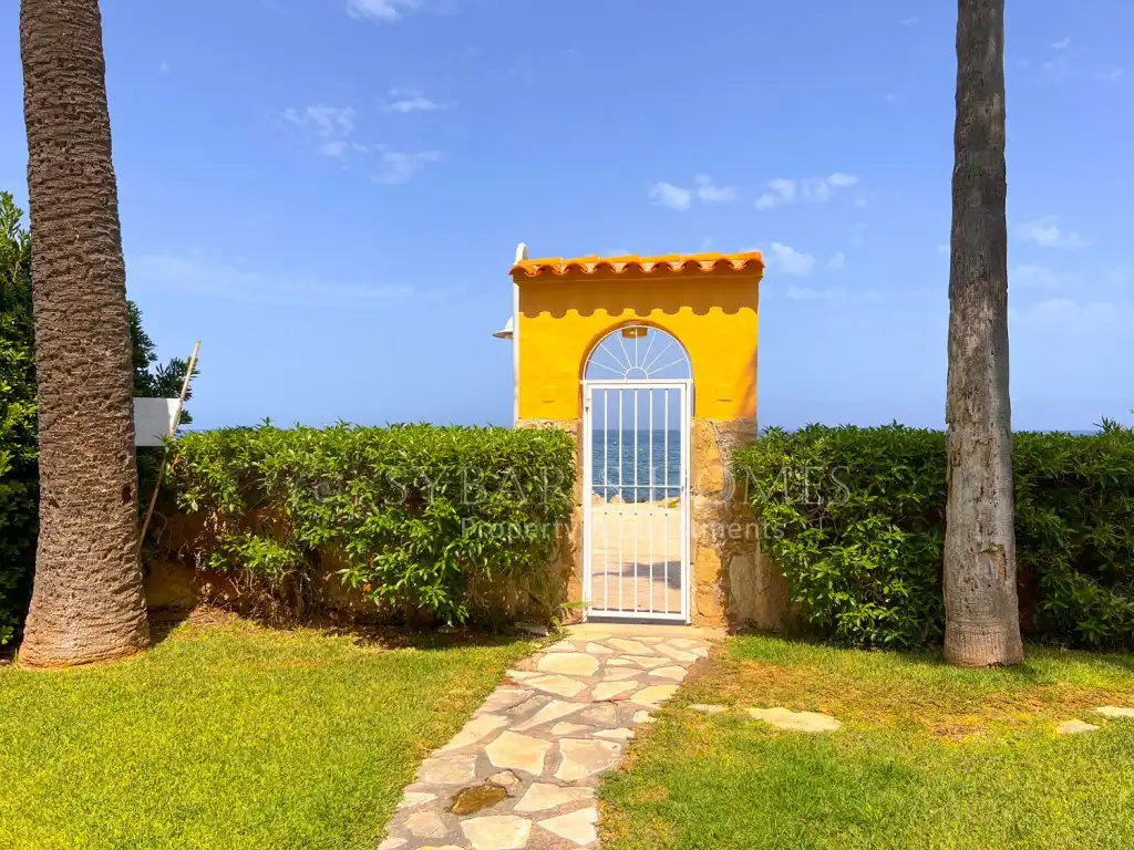 Garten von Einfamilien-Reihenhaus zum Verkauf in Dénia mit Klimaanlage und Gemeinschaftspool