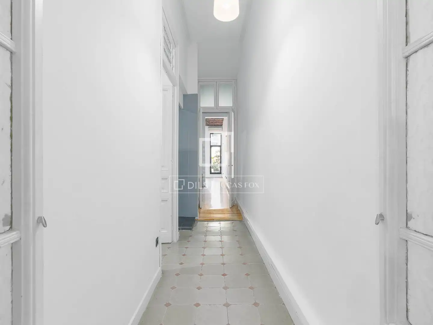 Flat for sale in Barcelona  with Air Conditioner, Terrace and Storage room