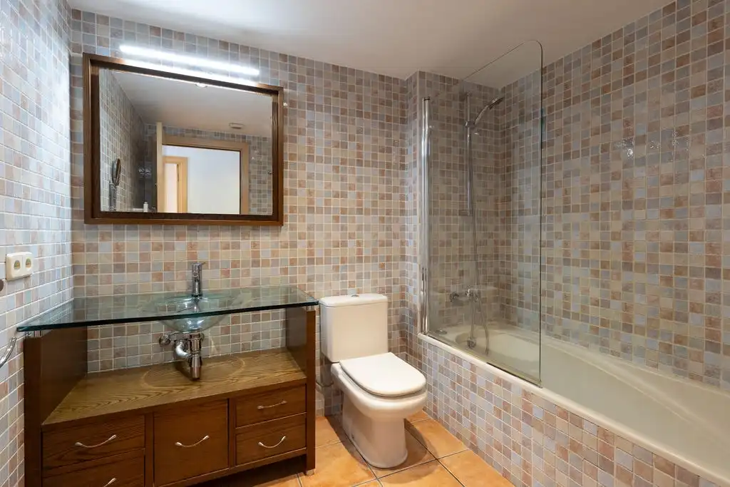 Baño de Apartamento en venta en Sant Andreu de Llavaneres con Calefacción, Parquet y Terraza