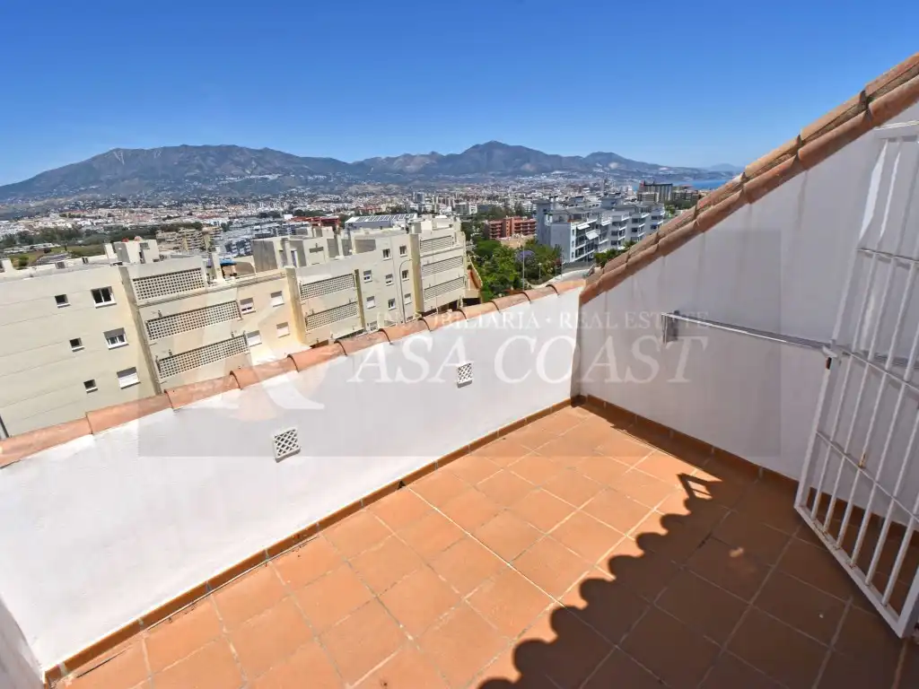 Exterior view of Attic for sale in Fuengirola  with Air Conditioner, Private garden and Terrace