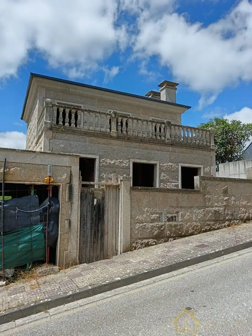 Vista exterior de Casa o chalet en venta en Lugo con Terraza, Trastero y Piscina