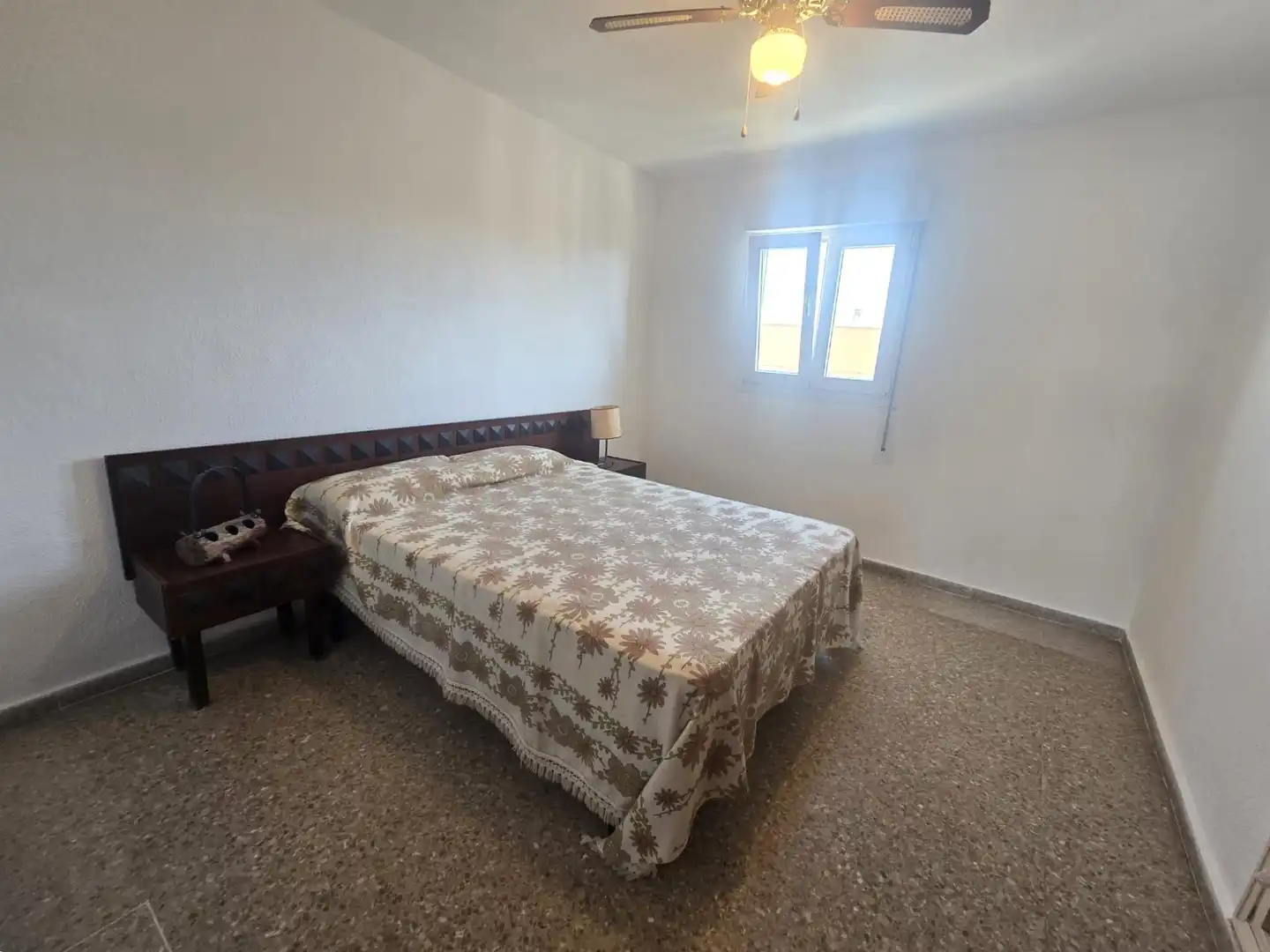 Habitación de Apartamento en venta en Torrevieja con Jardín privado, Terraza y Amueblado