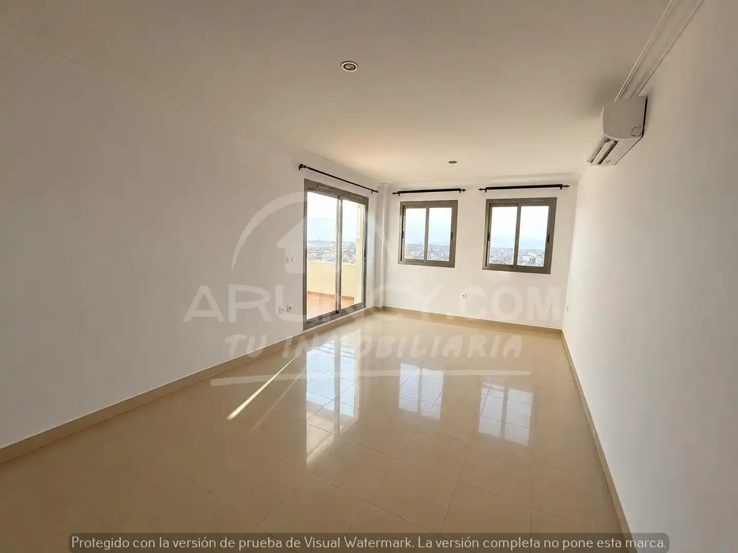Sala de estar de Piso de alquiler en Alcalá de Guadaira con Aire acondicionado, Terraza y Amueblado