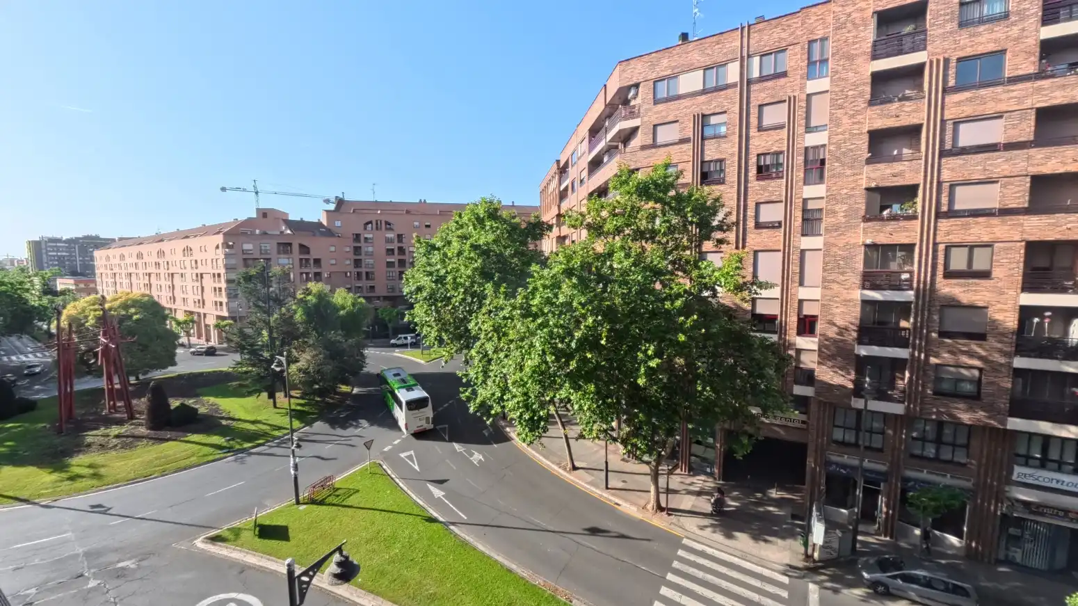 Vista exterior de Piso en venta en  Logroño con Calefacción, Parquet y Amueblado