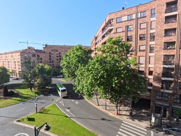 Piso con balcón en venta en Logroño - CL DUQUES DE NAJERA