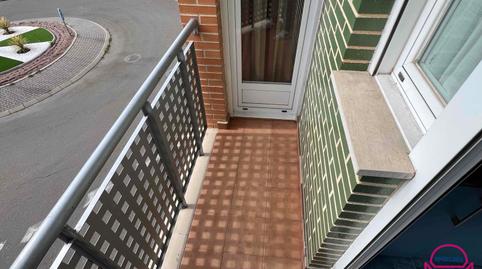 Foto 2 de Apartamento de alquiler en Jacinto Benavente, Villaquilambre, León