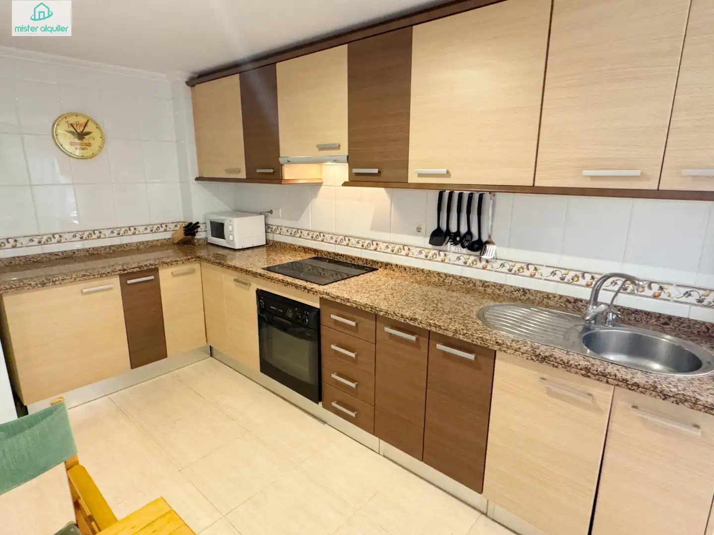 Cocina de Apartamento de alquiler en El Campello con Aire acondicionado, Jardín privado y Terraza