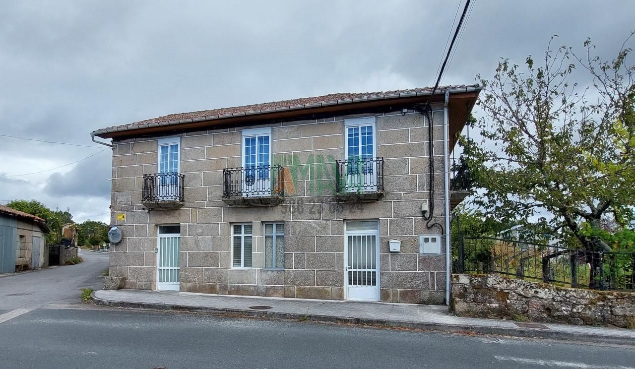 Vista exterior de Casa o xalet en venda en Vilamarín amb Jardí privat