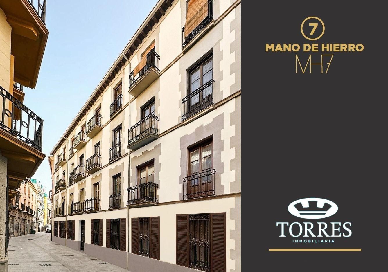 Vista exterior de Pis en venda en  Granada Capital amb Calefacció, Terrassa i Balcó