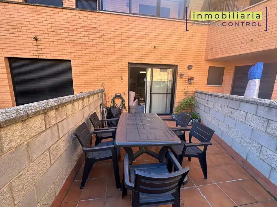 Terrassa de Casa adosada en venda en Zuera amb Calefacció, Jardí privat i Terrassa