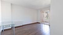 Sala d'estar de Apartament en venda en  Granada Capital amb Calefacció, Jardí privat i Terrassa