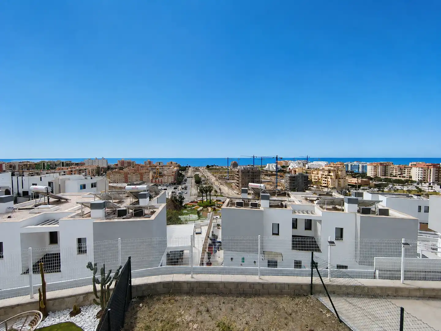 Vista exterior de Casa o chalet de alquiler en Vélez-Málaga con Aire acondicionado, Terraza y Piscina