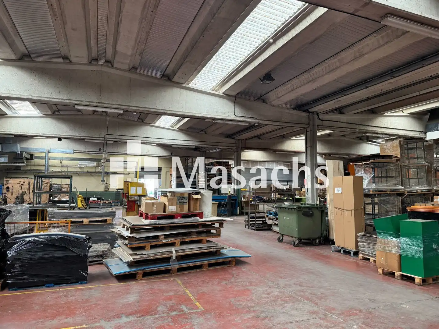 Außenansicht von Fabrikhallen zur Miete in Terrassa