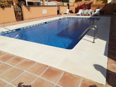 Maison mitoyenne avec balcon à vendre à Puerto Deportivo