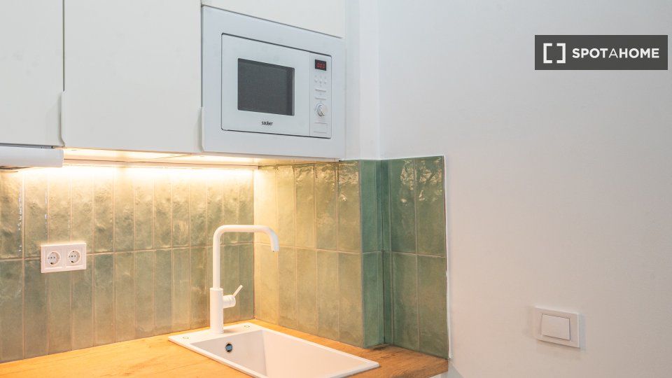 Cuina de Pis de lloguer en  Madrid Capital amb Aire condicionat, Calefacció i Moblat