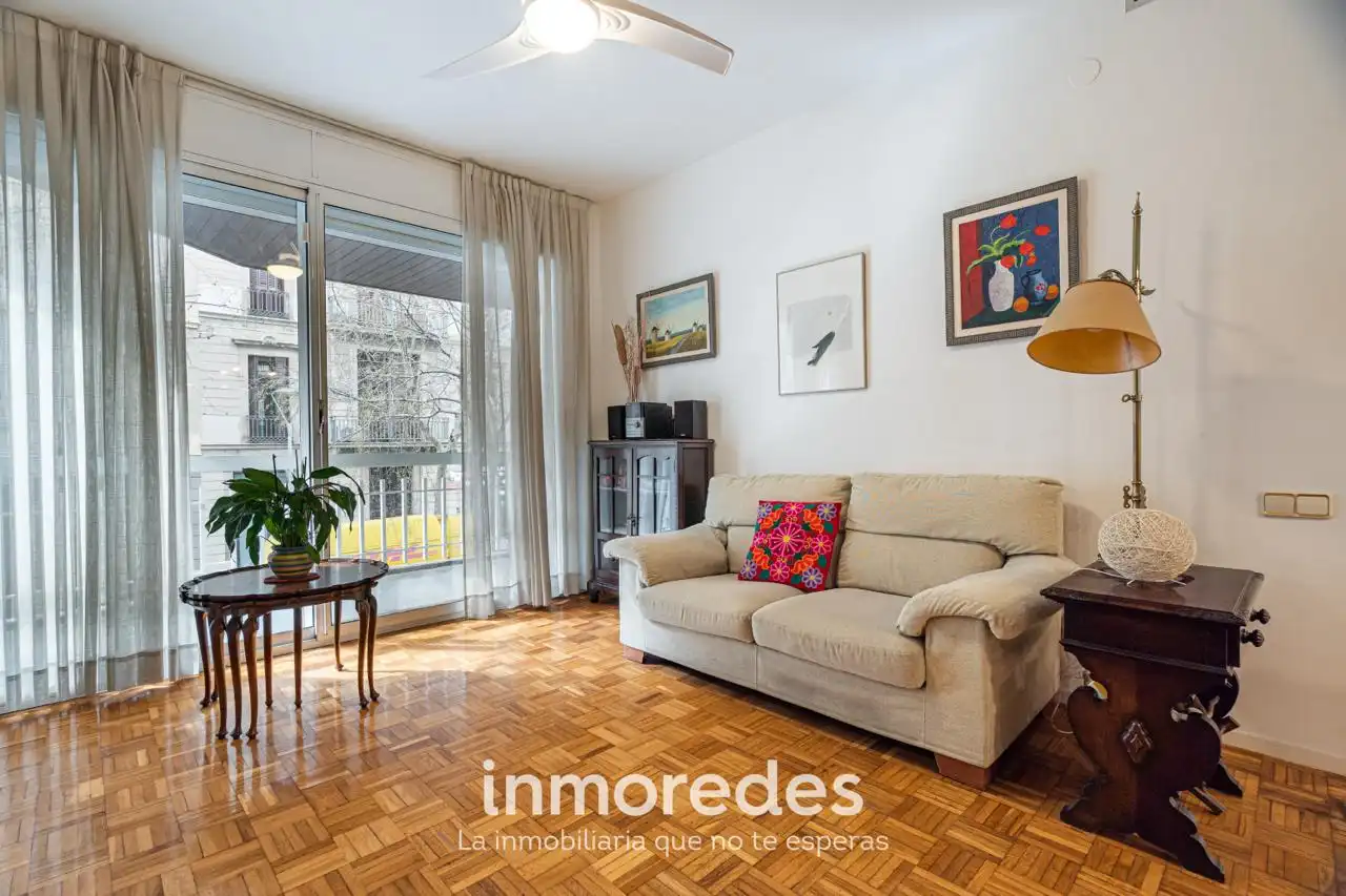 Piso con terraza en venta en Carrer de Bailèn, imagen 4
