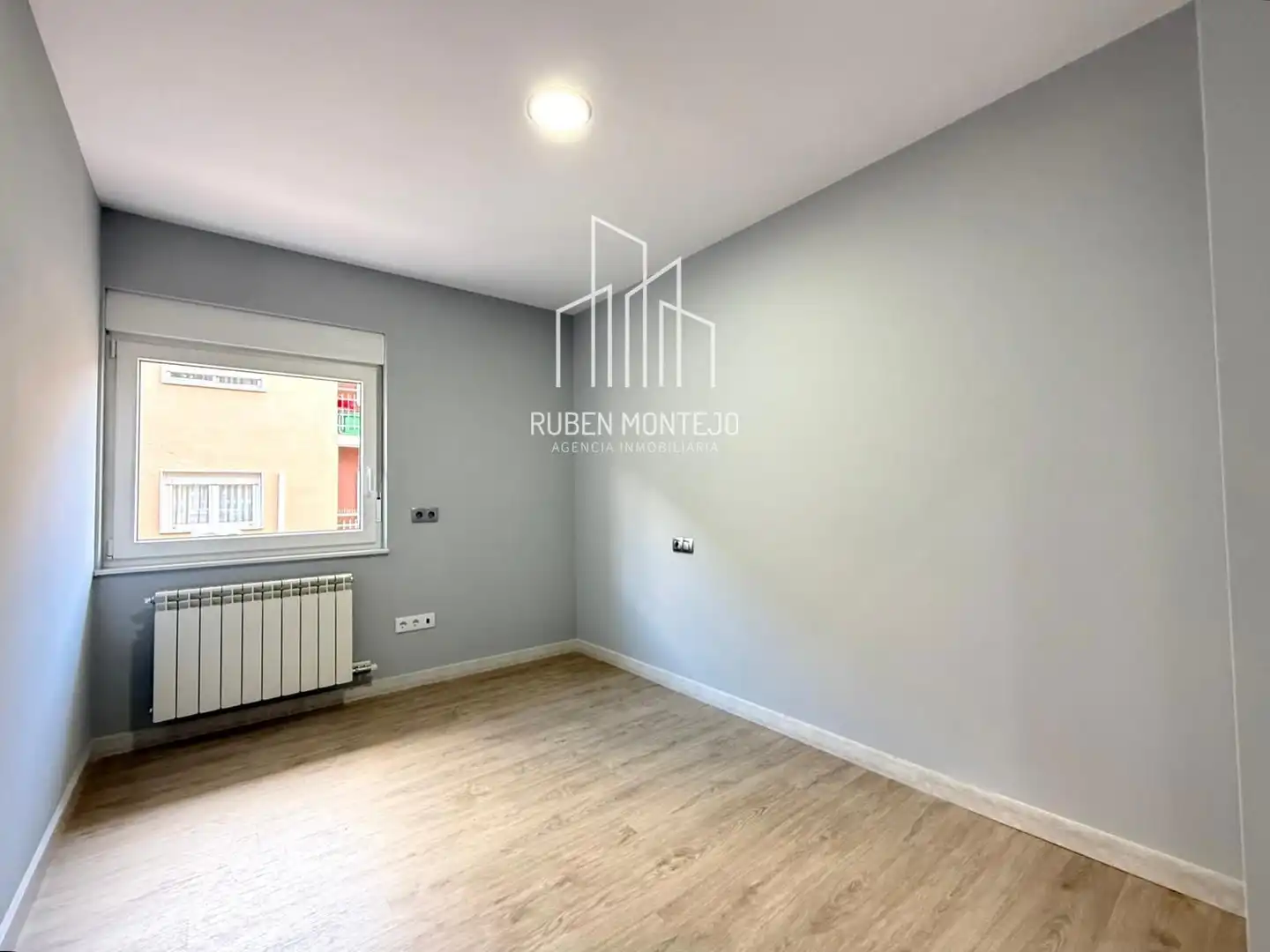 Bedroom of Flat for rent in Salamanca  with Heating, Parquet flooring and Terrace