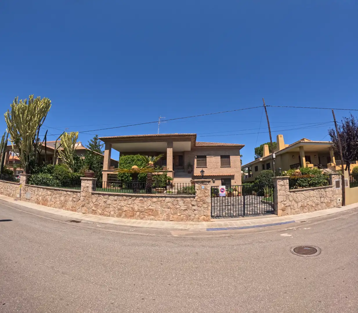 Außenansicht von Haus oder Chalet zum Verkauf in Burriana / Borriana mit Heizung, Privatgarten und Terrasse