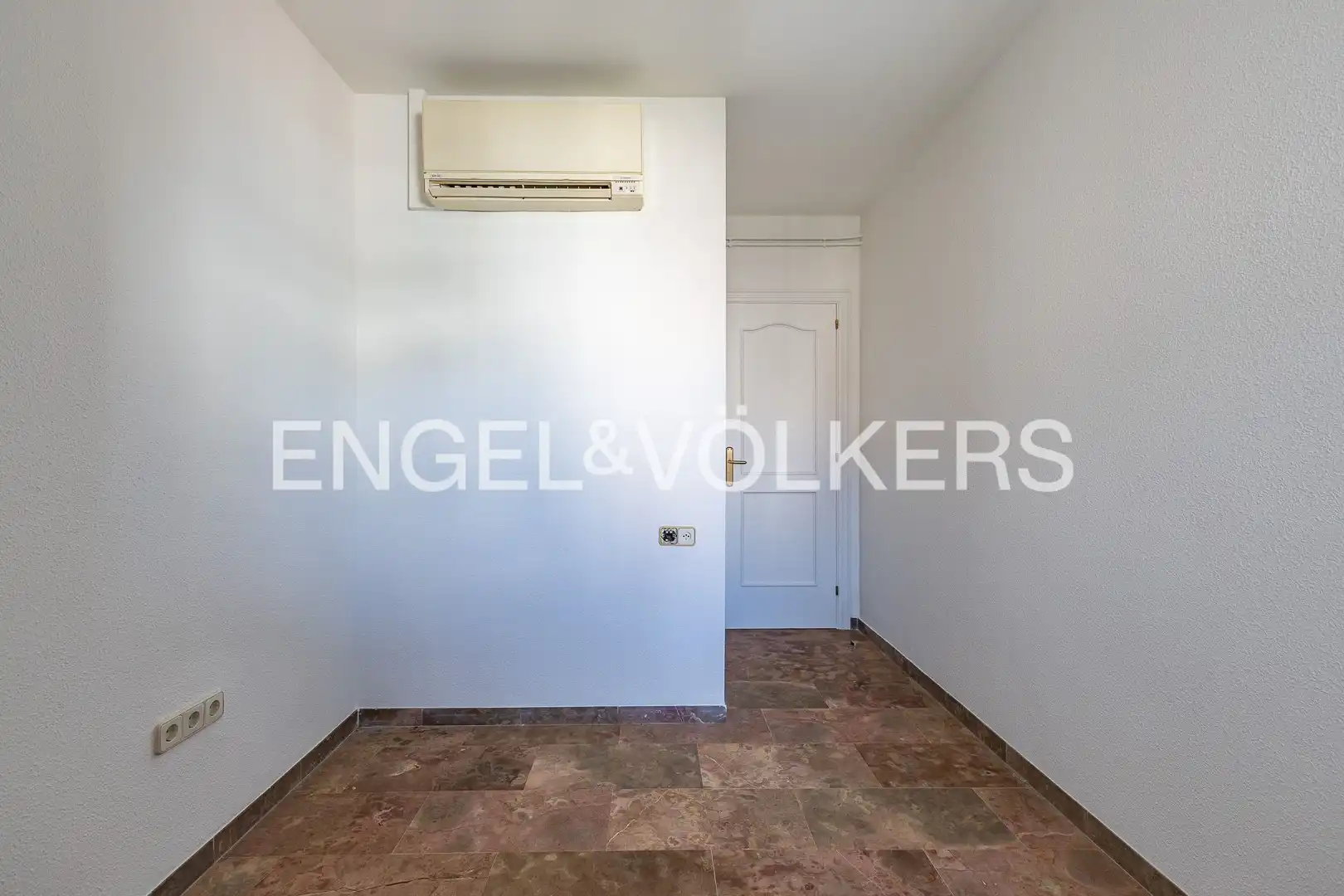 Dúplex en venta en Terrassa con Aire acondicionado, Calefacción y Terraza