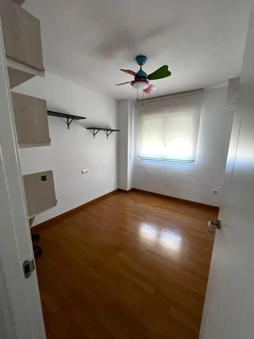 Bedroom of Flat for rent in Córdoba  with Air Conditioner, Heating and Parquet flooring