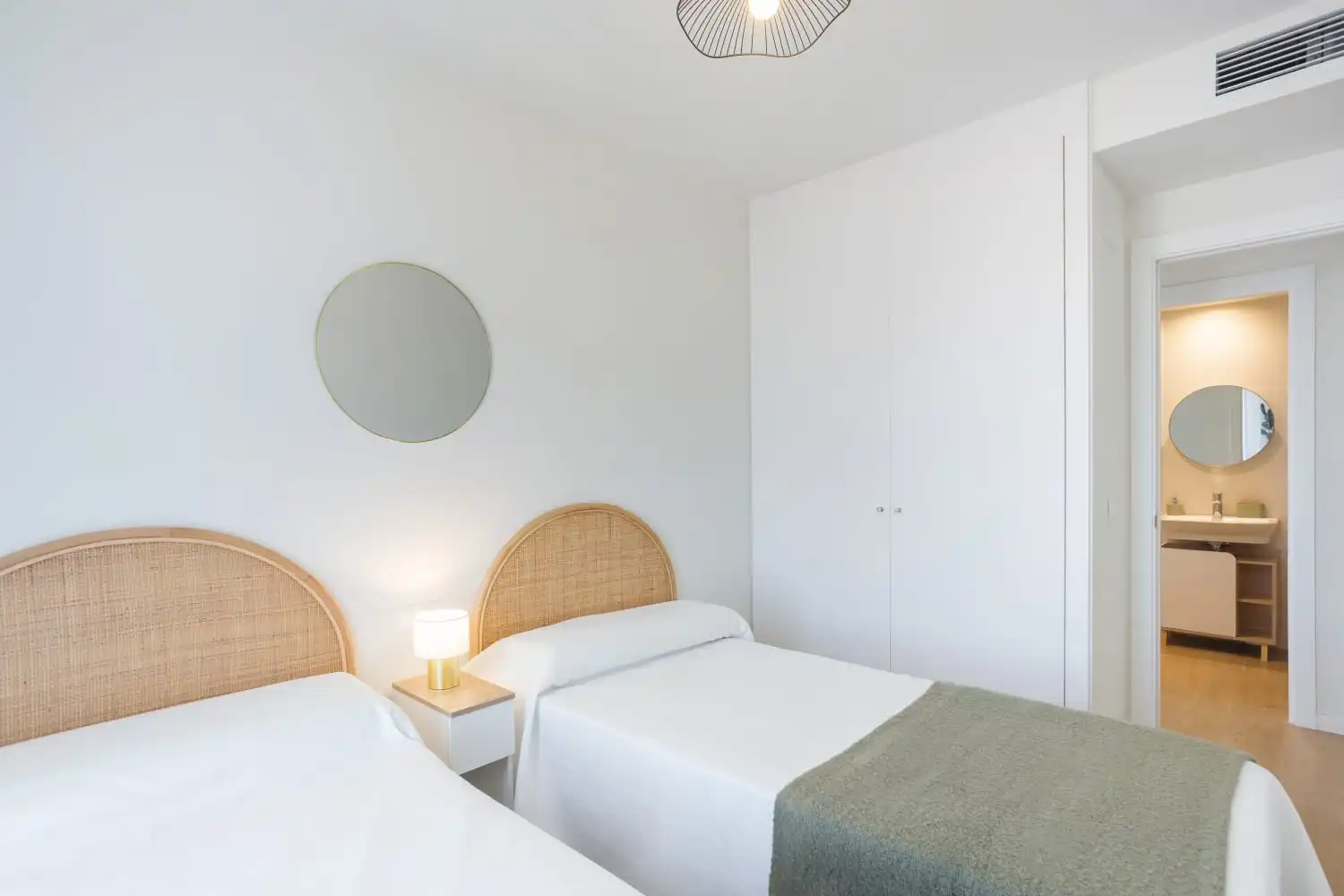 Habitación de Apartamento en venta en Dénia con Aire acondicionado, Calefacción y Jardín privado