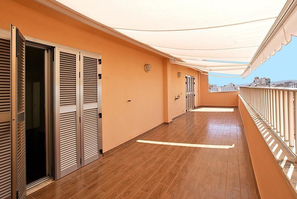 Terrasse von Dachboden zur Miete in  Palma de Mallorca mit Klimaanlage, Parkett und Terrasse