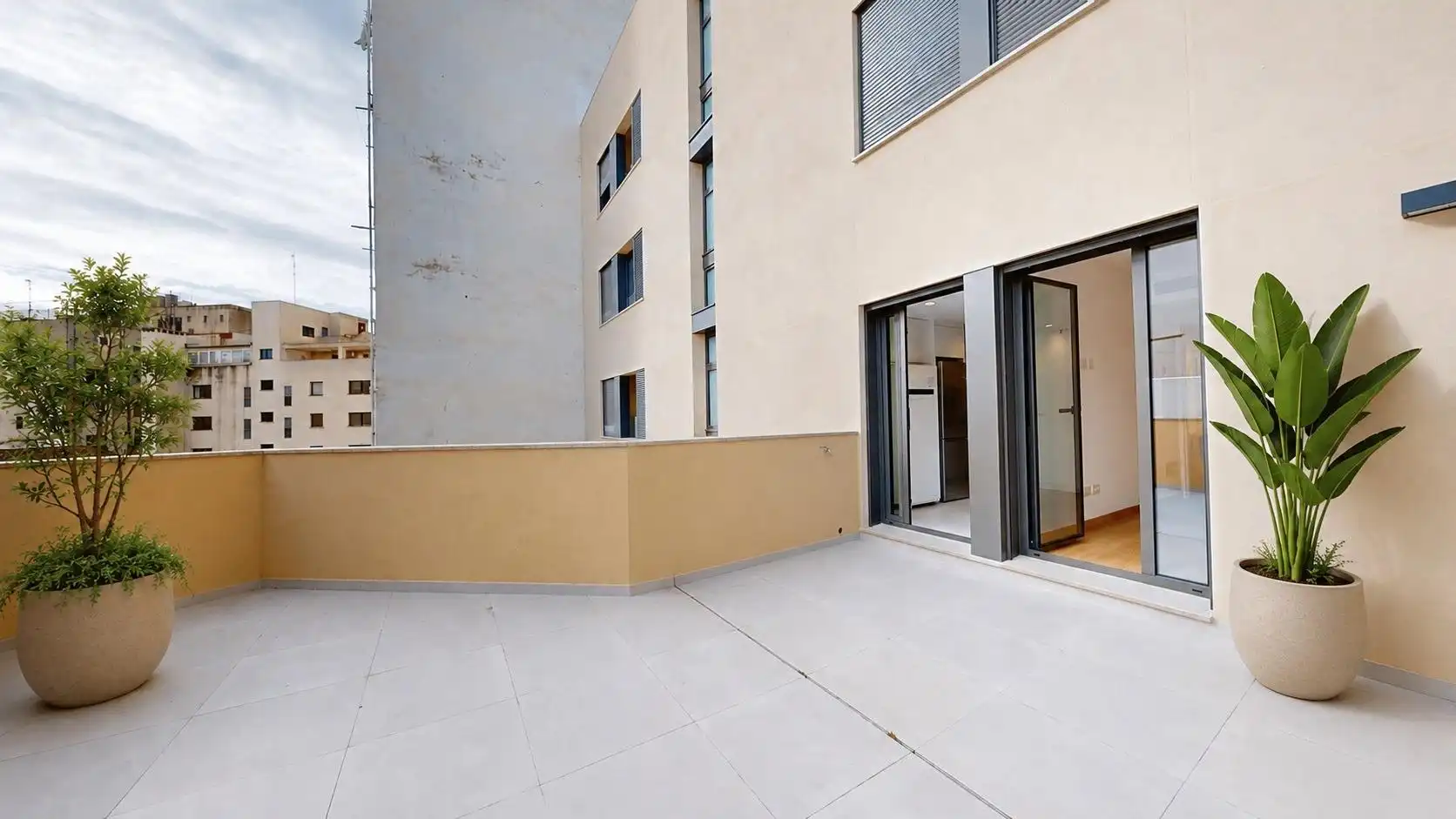 Flat for rent in Avenida ALEMANYA, Plaça dels Patins