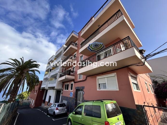 Exterior view of Flat for sale in Los Realejos  with Terrace and Furnished