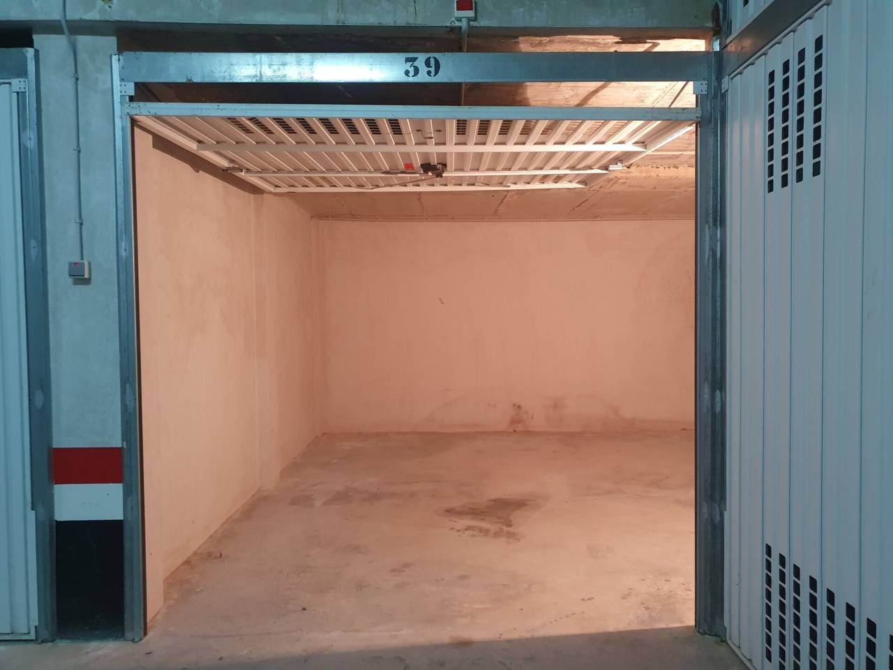 Garage for sale in Noja