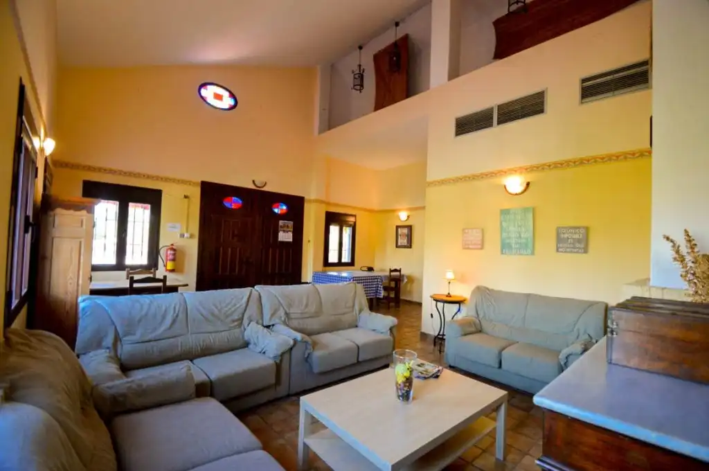 Casa rústica con piscina en venta en Guaro, imagen 21