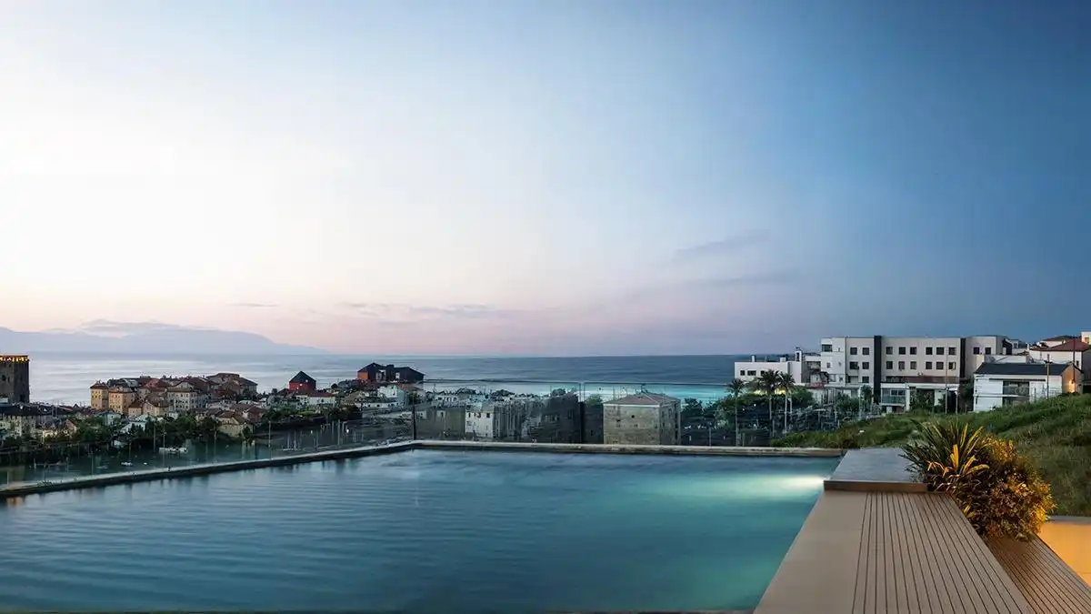 Schwimmbecken von Wohnungen zum Verkauf in Estepona mit Klimaanlage, Terrasse und Abstellraum