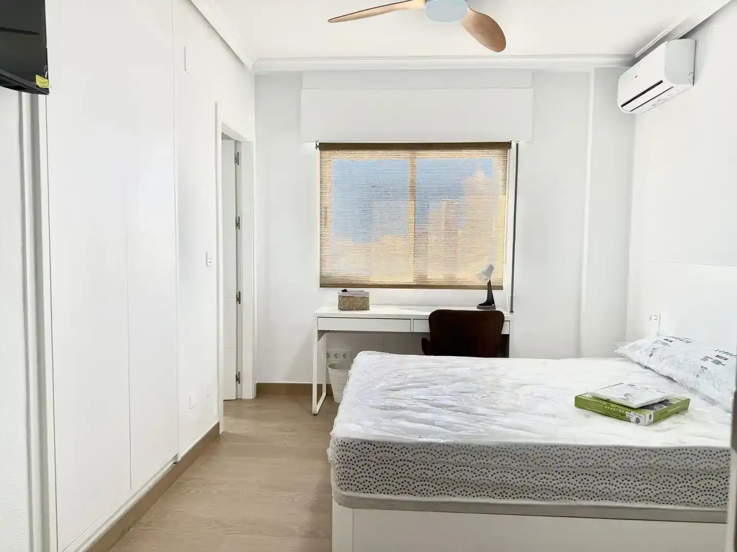 Schlafzimmer von Wohnung zur Miete in Cartagena mit Klimaanlage, Parkett und Abstellraum