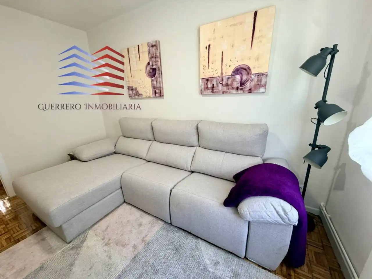 Wohnzimmer von Wohnung zur Miete in Ourense Capital  mit Heizung, Parkett und Möbliert