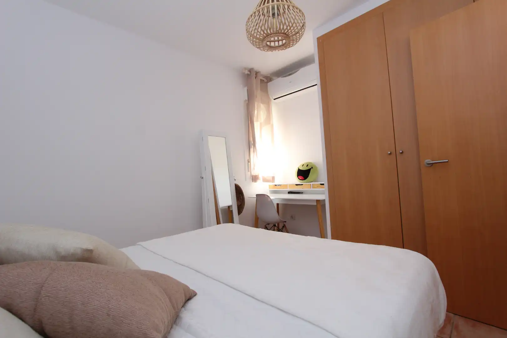 Habitación de Casa adosada en venta en Mont-roig del Camp con Aire acondicionado, Jardín privado y Amueblado