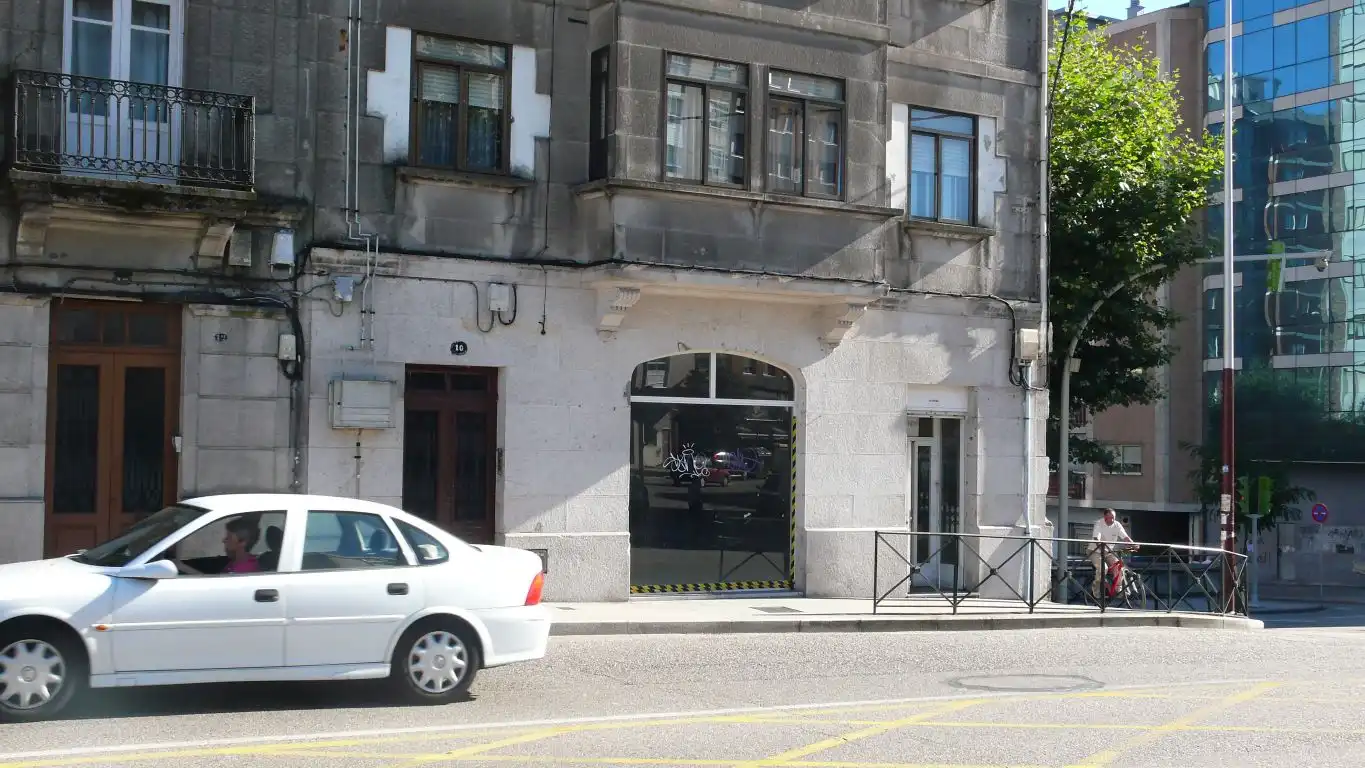 Vista exterior de Local en venda en Vigo 