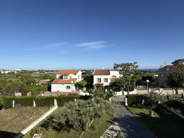 Vista exterior de Casa o chalet en venta en Vilanova i la Geltrú con Calefacción y Terraza