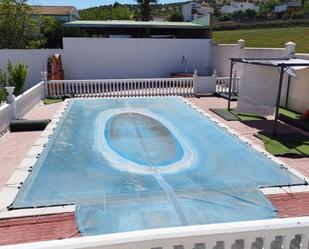 Piscina de Casa o xalet en venda en Fuerte del Rey amb Aire condicionat i Terrassa