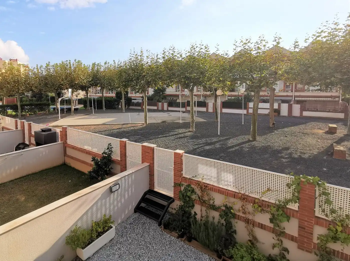 Vista exterior de Casa o xalet en venda en Reus amb Aire condicionat, Calefacció i Jardí privat