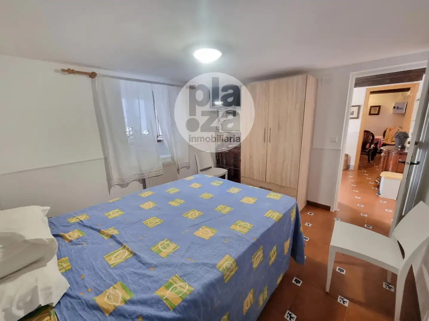 Dormitori de Casa o xalet de lloguer en Burgos amb Calefacció, Traster i Moblat