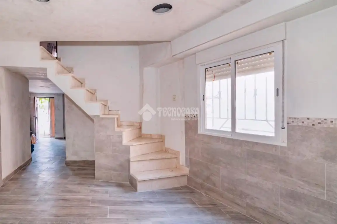 Casa adosada en venda en Loja amb Terrassa