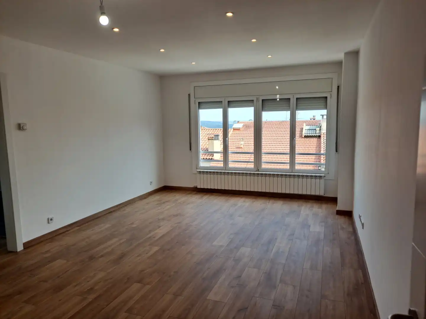 Wohnzimmer von Wohnung zur Miete in Berga mit Heizung, Parkett und Abstellraum