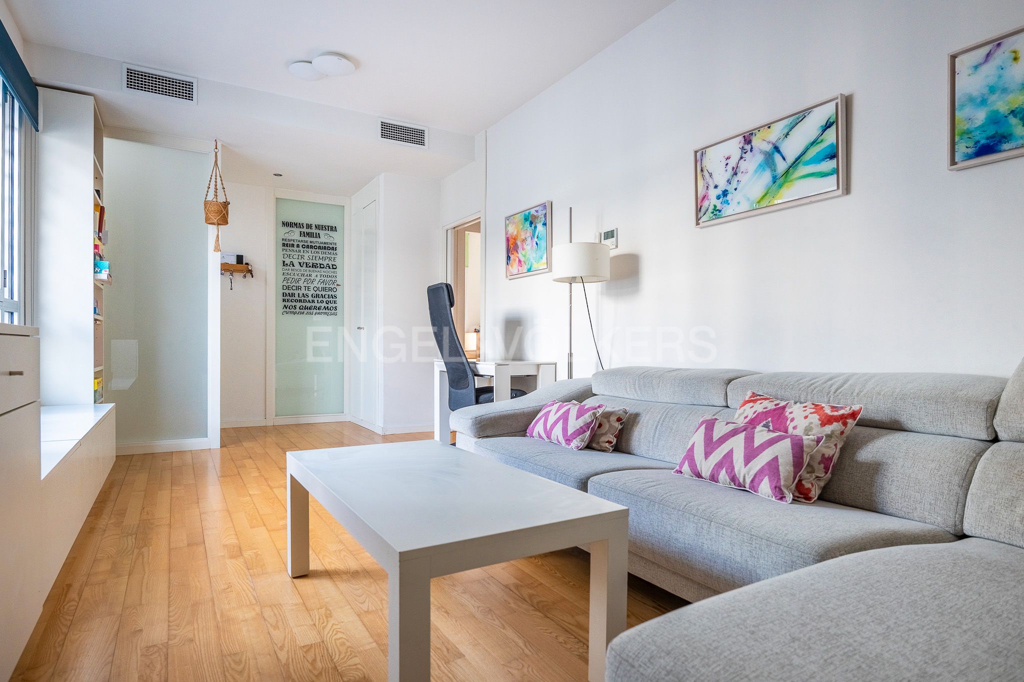 Sala d'estar de Apartament en venda en  Sevilla Capital amb Calefacció i Piscina