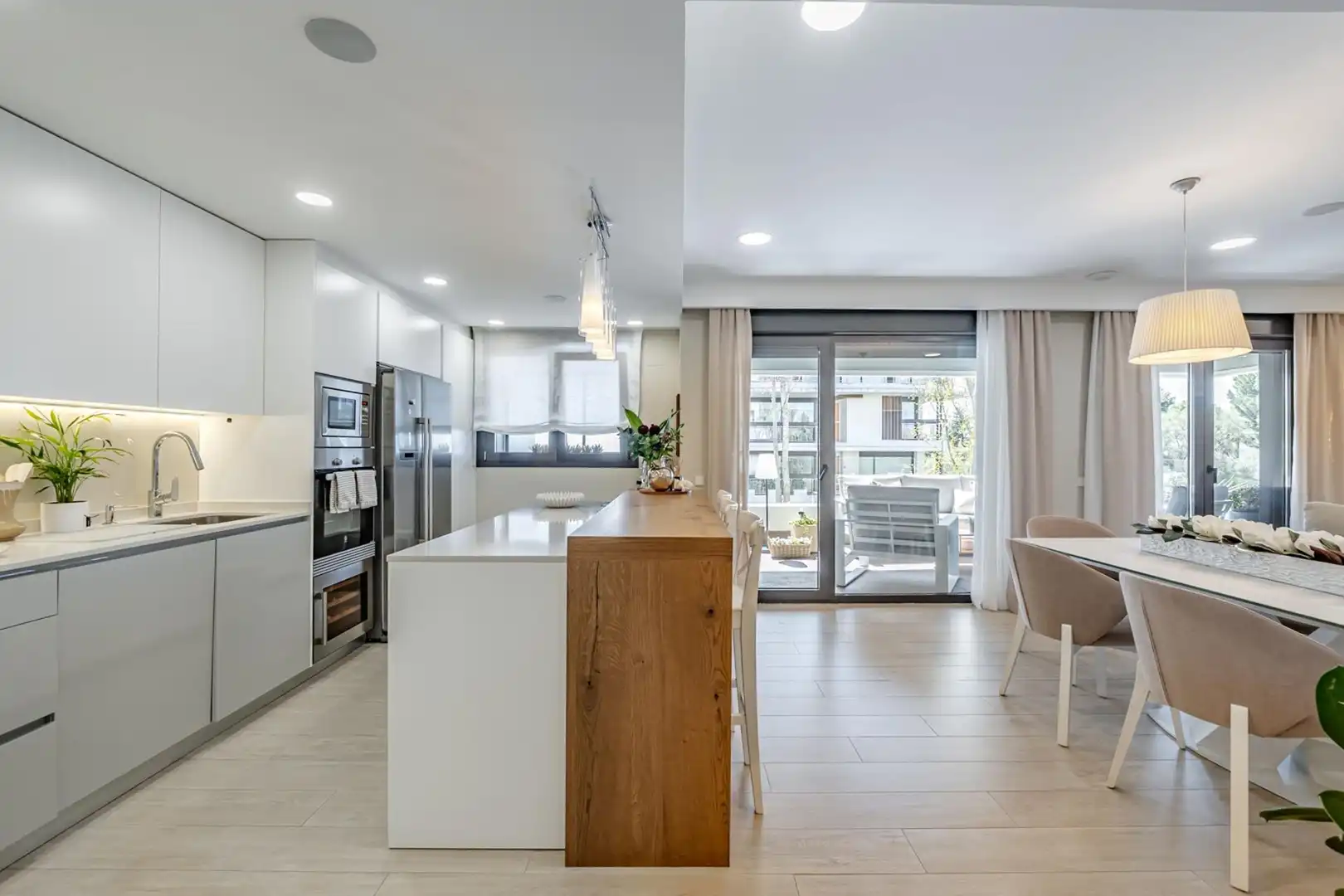 Küche von Wohnung zum Verkauf in Boadilla del Monte mit Klimaanlage, Heizung und Terrasse