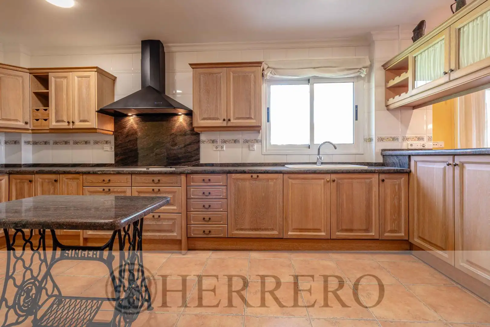 Cocina de Casa o chalet en venta en Gandia con Aire acondicionado, Calefacción y Jardín privado
