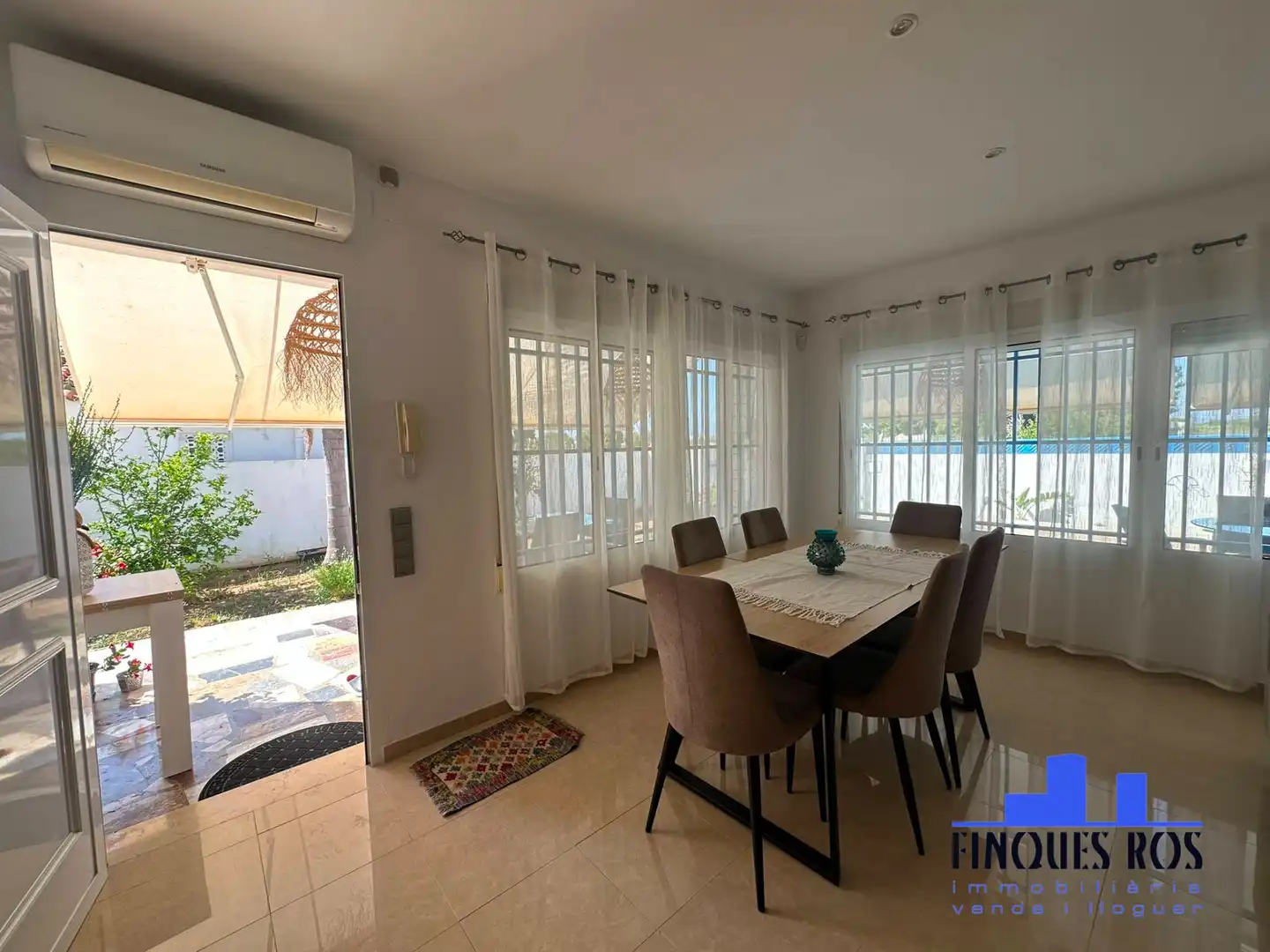 Comedor de Casa o chalet en venta en Vinaròs con Aire acondicionado, Calefacción y Jardín privado