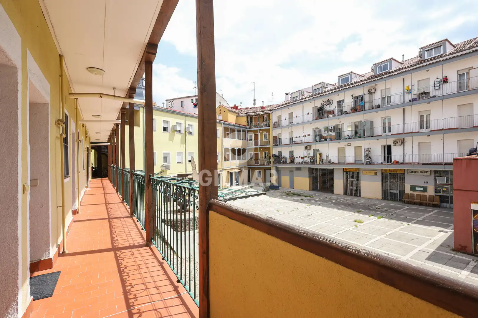 Vista exterior de Pis en venda en Madrid amb Calefacció i Moblat