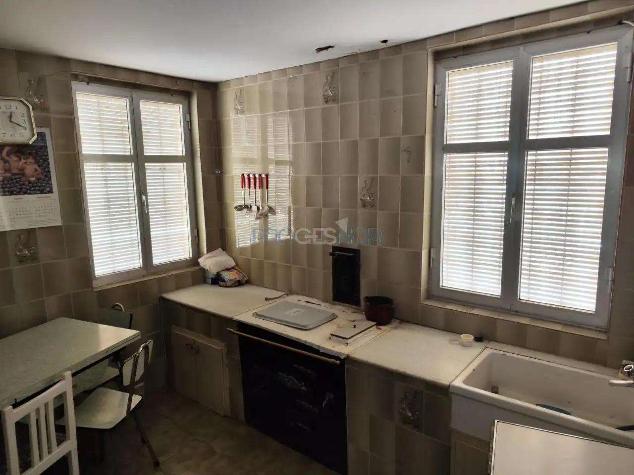 Cuina de Casa o xalet en venda en León Capital  amb Jardí privat i Traster