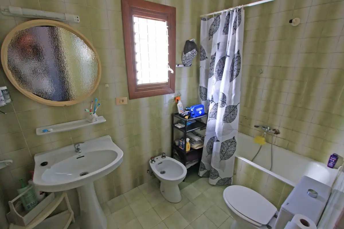 Bathroom of Houses for sale in Dénia  with Air Conditioner, Heating and Private garden