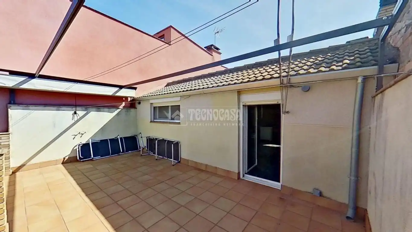Vista exterior de Casa adosada en venta en Manresa