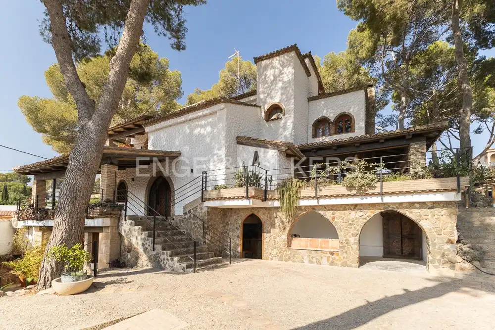 Vista exterior de Casa o chalet de alquiler en Manises con Aire acondicionado, Calefacción y Jardín privado